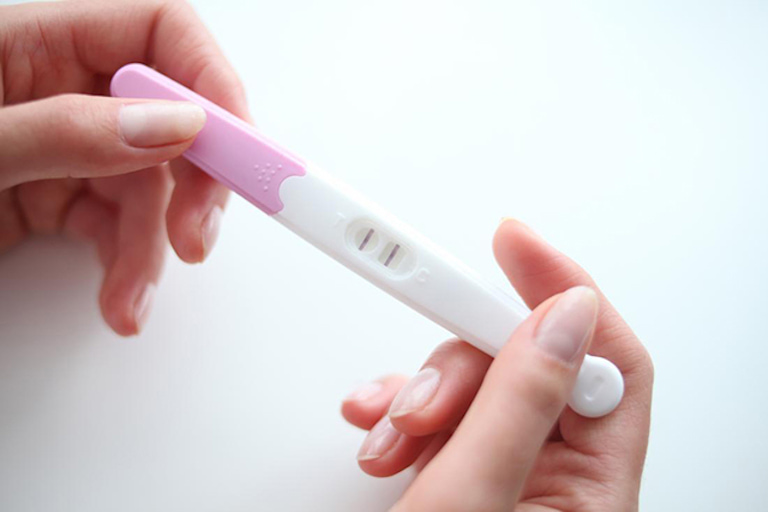Kết quả 2 vạch que thử thai có thai hay không?
